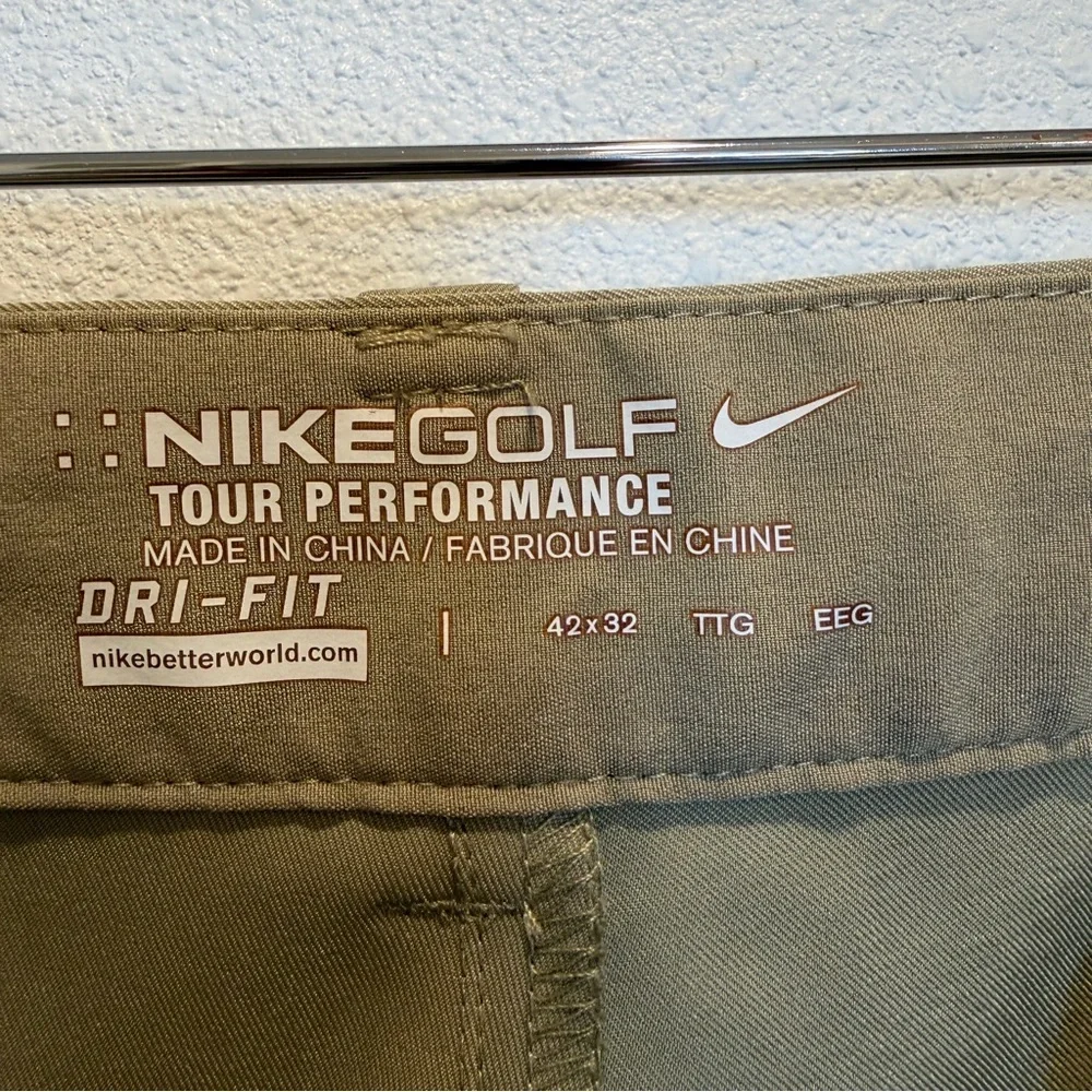 Nike Dri-Fit Men’s Golf Tour Performance Flat Front Chinos-Khaki Pants 42x32